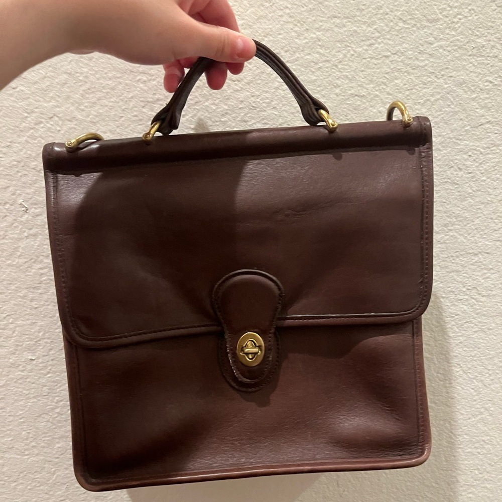 Coach Willis hand bag/purse, color brown with gold hardware all leather.